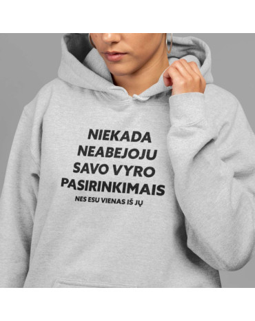 Džemperis su užrašu...